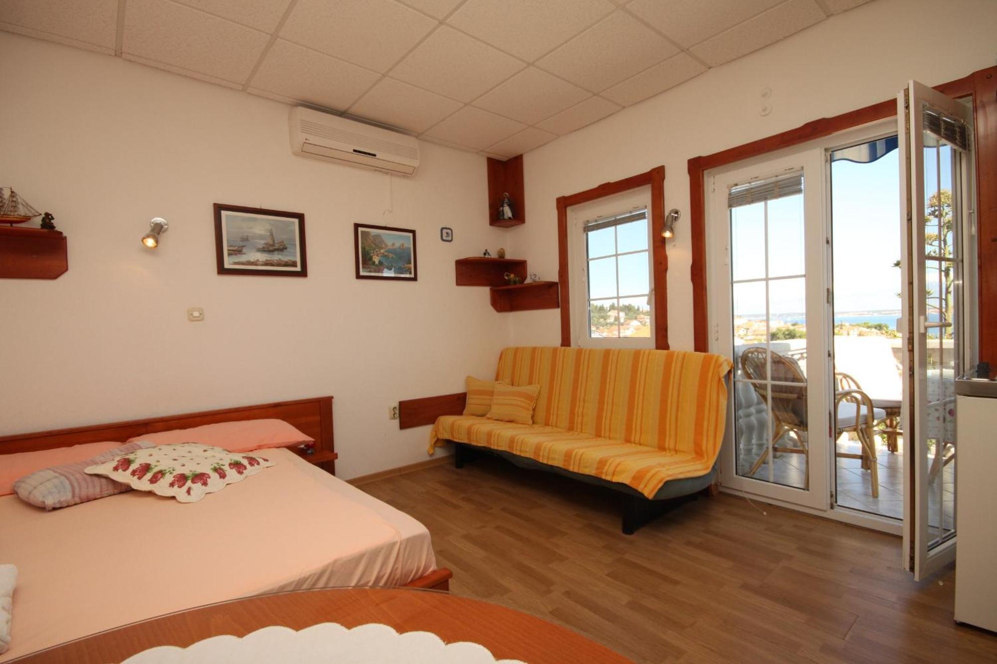 Apartments With A Parking Space Preko, Ugljan - 8224 Rom bilde