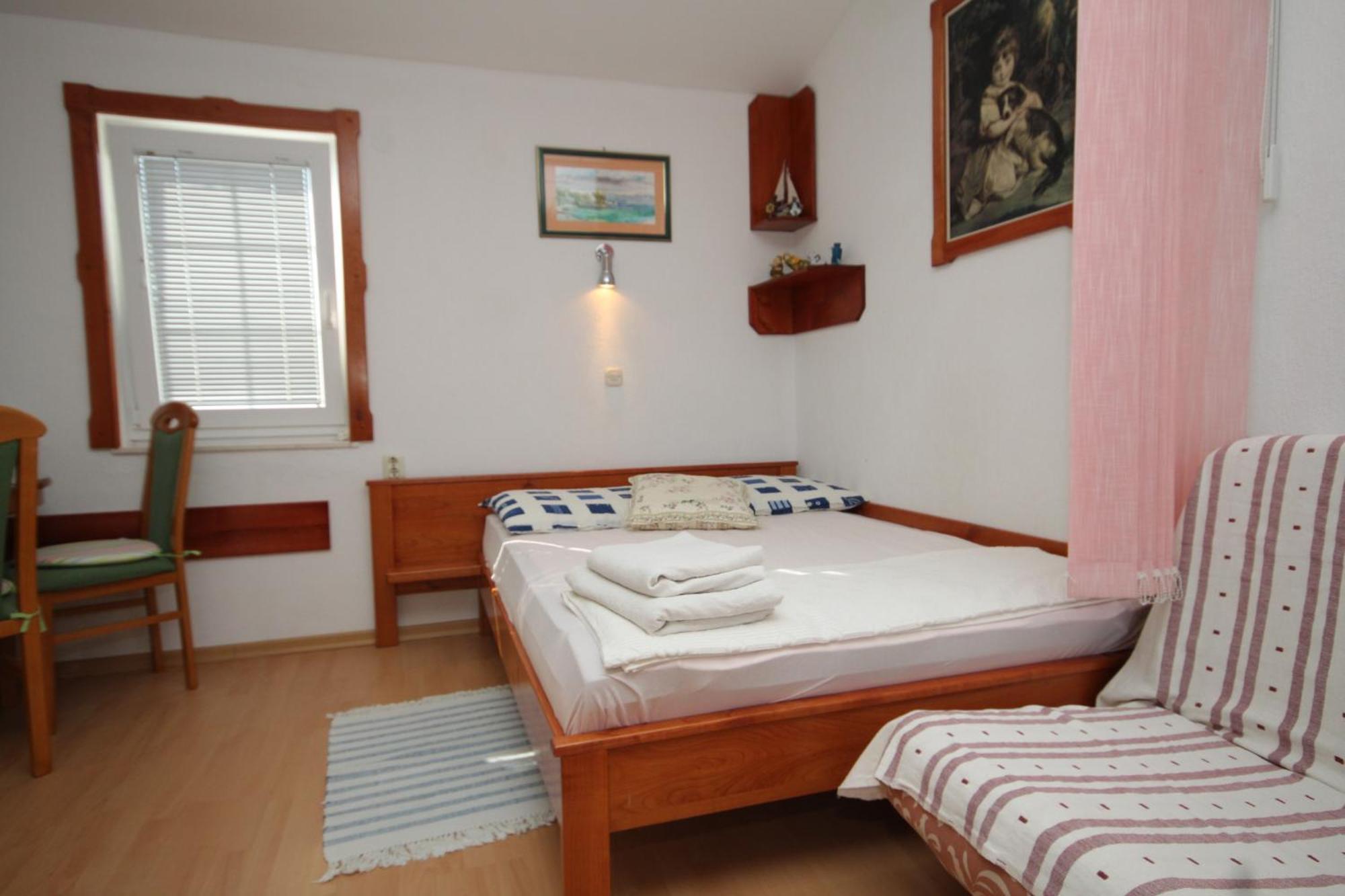 Apartments With A Parking Space Preko, Ugljan - 8224 Rom bilde